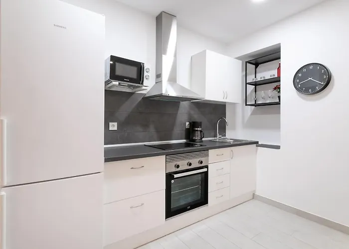 Alison\'S Apartment